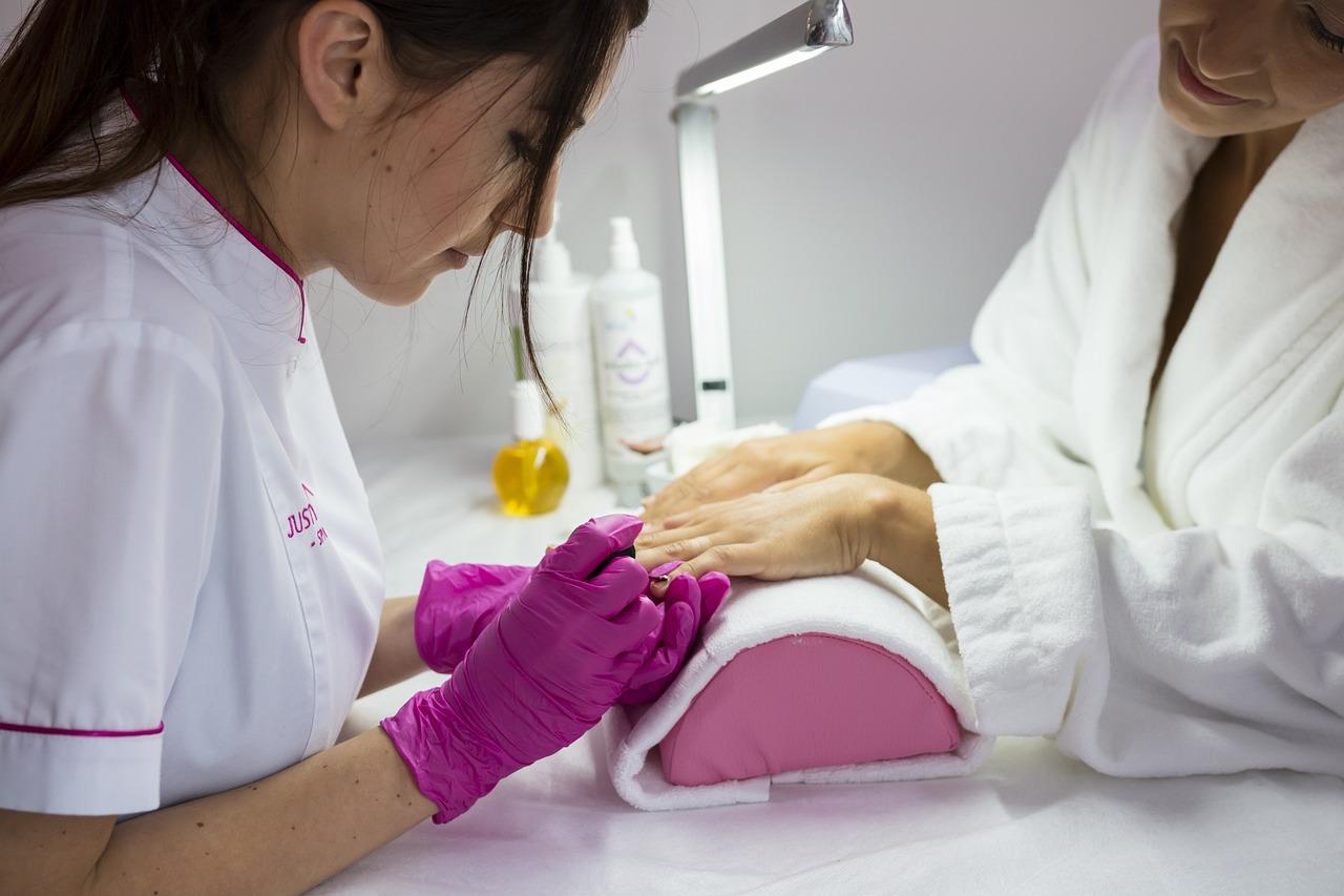 Nagelstyliste in Emmen